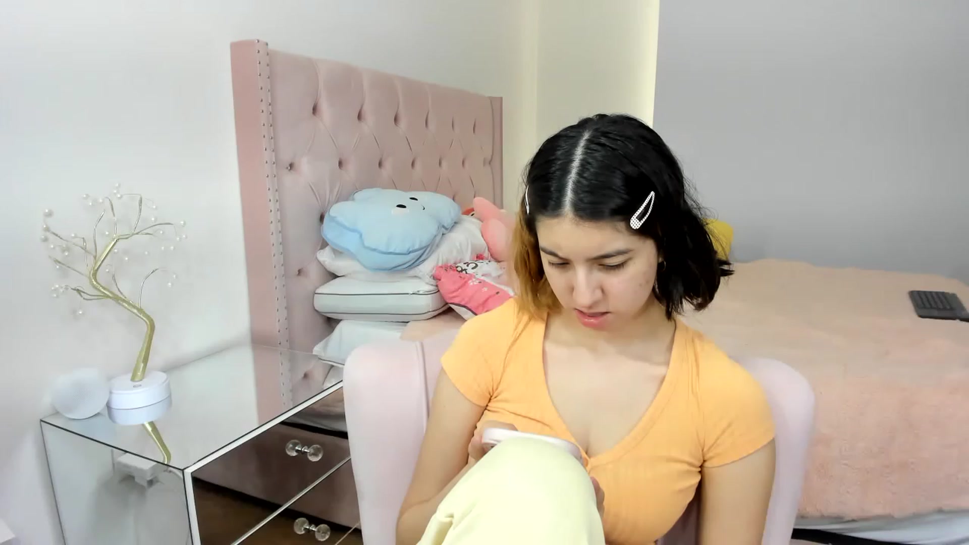 Gallery image thumbnail from Cherrycute666's myfreecams stream on, 11/20/2022, 15:31 image 8 of 20