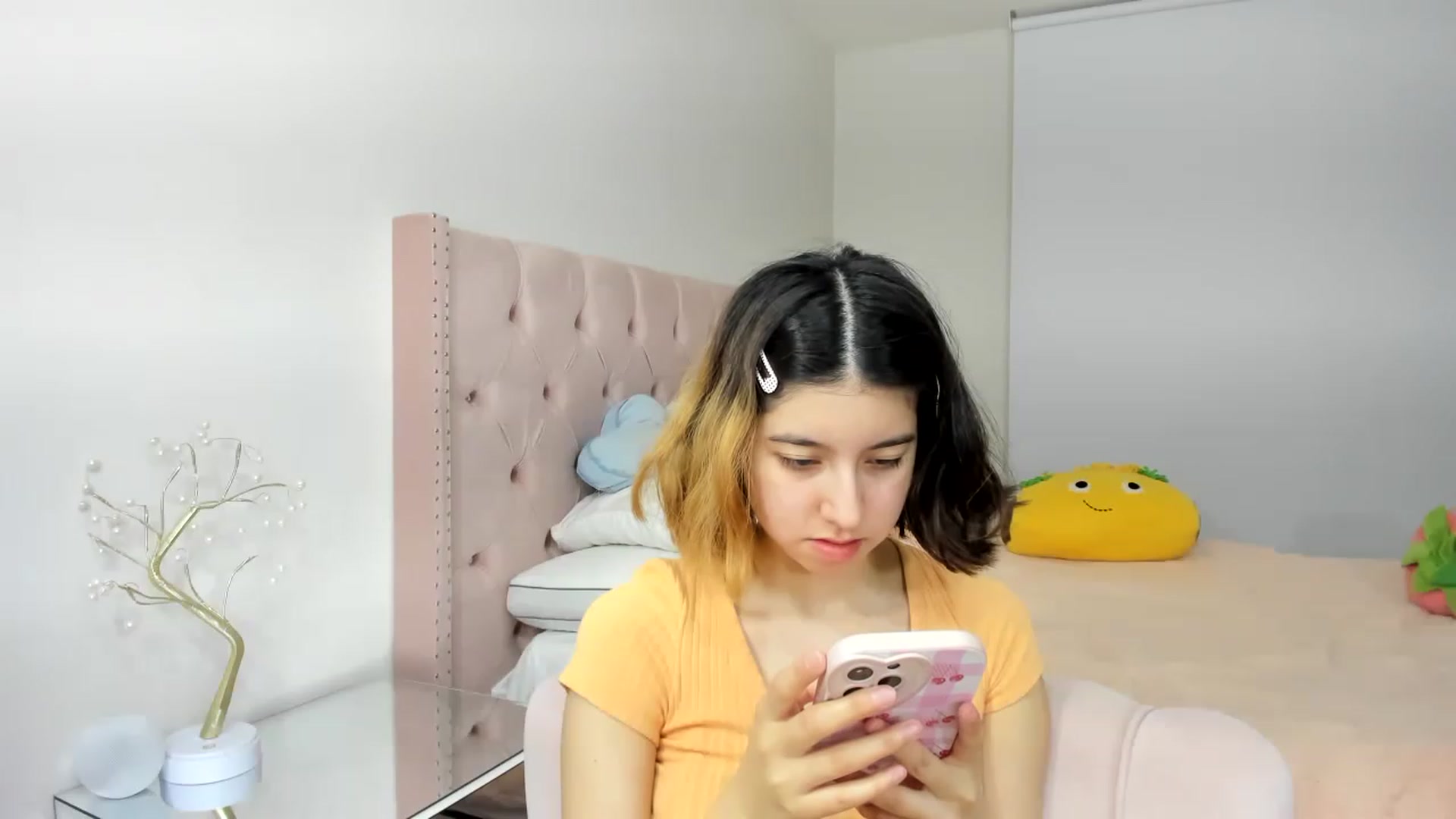 Gallery image thumbnail from Cherrycute666's myfreecams stream on, 11/21/2022, 01:04 image 19 of 20