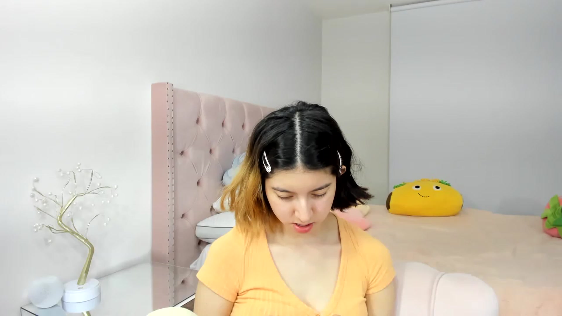 Gallery image thumbnail from Cherrycute666's myfreecams stream on, 11/21/2022, 01:04 image 17 of 20