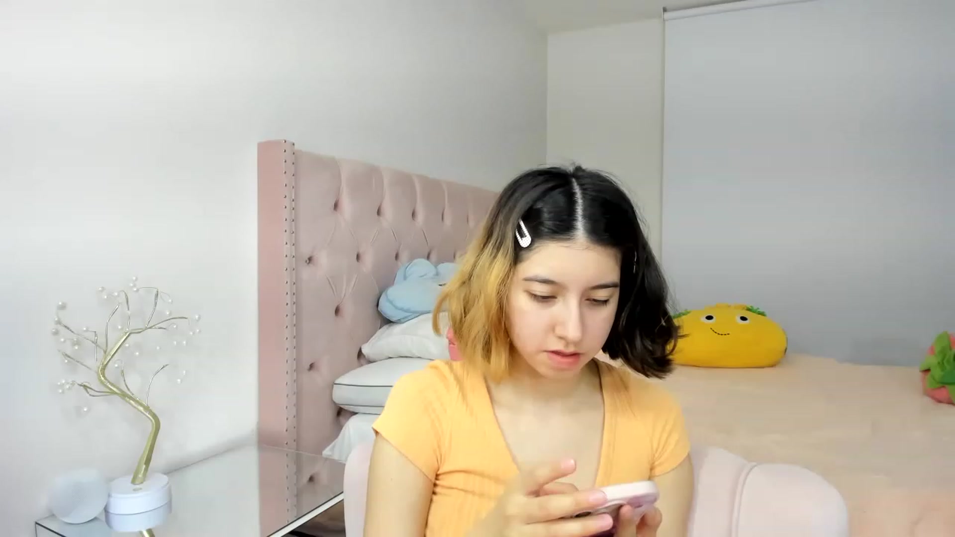 Gallery image thumbnail from Cherrycute666's myfreecams stream on, 11/21/2022, 01:04 image 20 of 20
