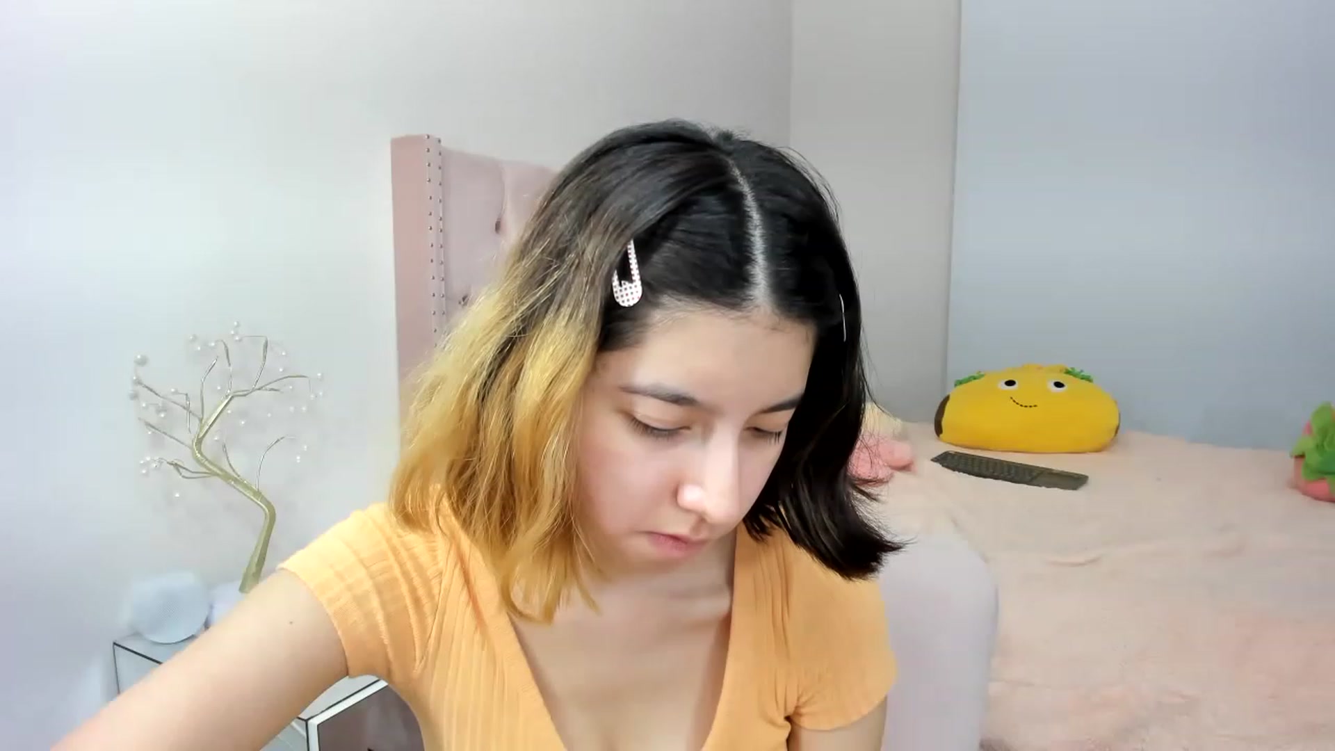 Gallery image thumbnail from Cherrycute666's myfreecams stream on, 11/21/2022, 07:53 image 18 of 20