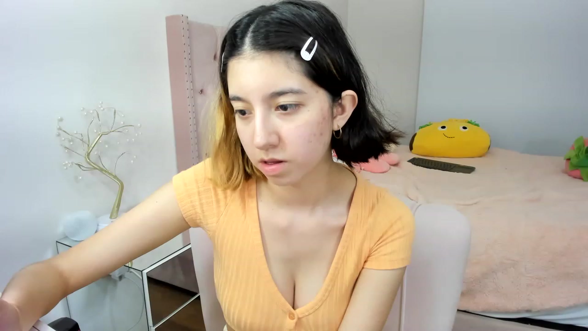 Gallery image thumbnail from Cherrycute666's myfreecams stream on, 11/21/2022, 08:20 image 13 of 20