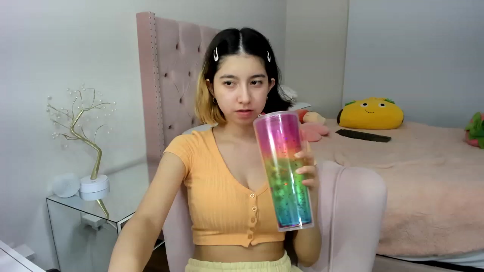 Gallery image thumbnail from Cherrycute666's myfreecams stream on, 11/21/2022, 08:20 image 8 of 20