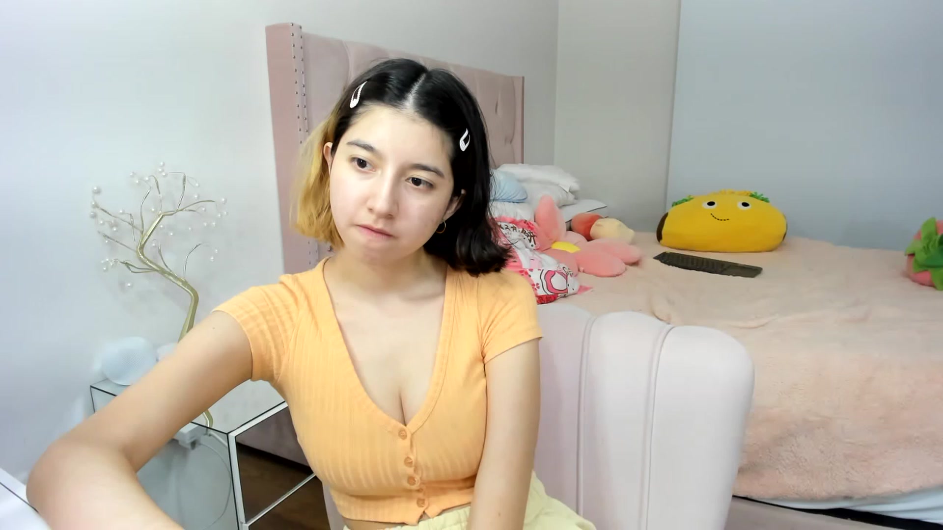 Gallery image thumbnail from Cherrycute666's myfreecams stream on, 11/21/2022, 08:20 image 18 of 20
