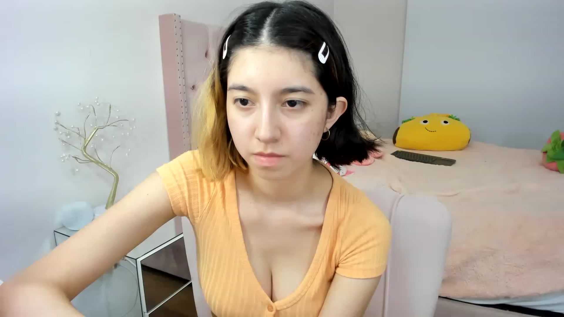Gallery image thumbnail from Cherrycute666's myfreecams stream on, 11/21/2022, 08:20 image 12 of 20