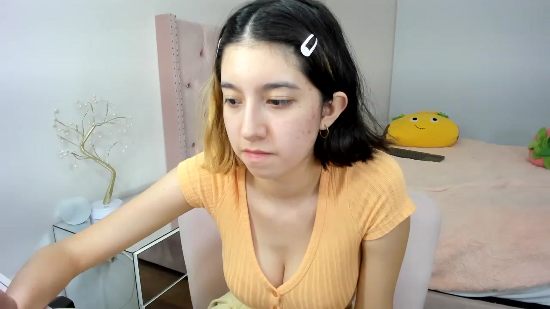 Gallery image thumbnail from Cherrycute666's myfreecams stream on, 11/21/2022, 08:20 image 20 of 20