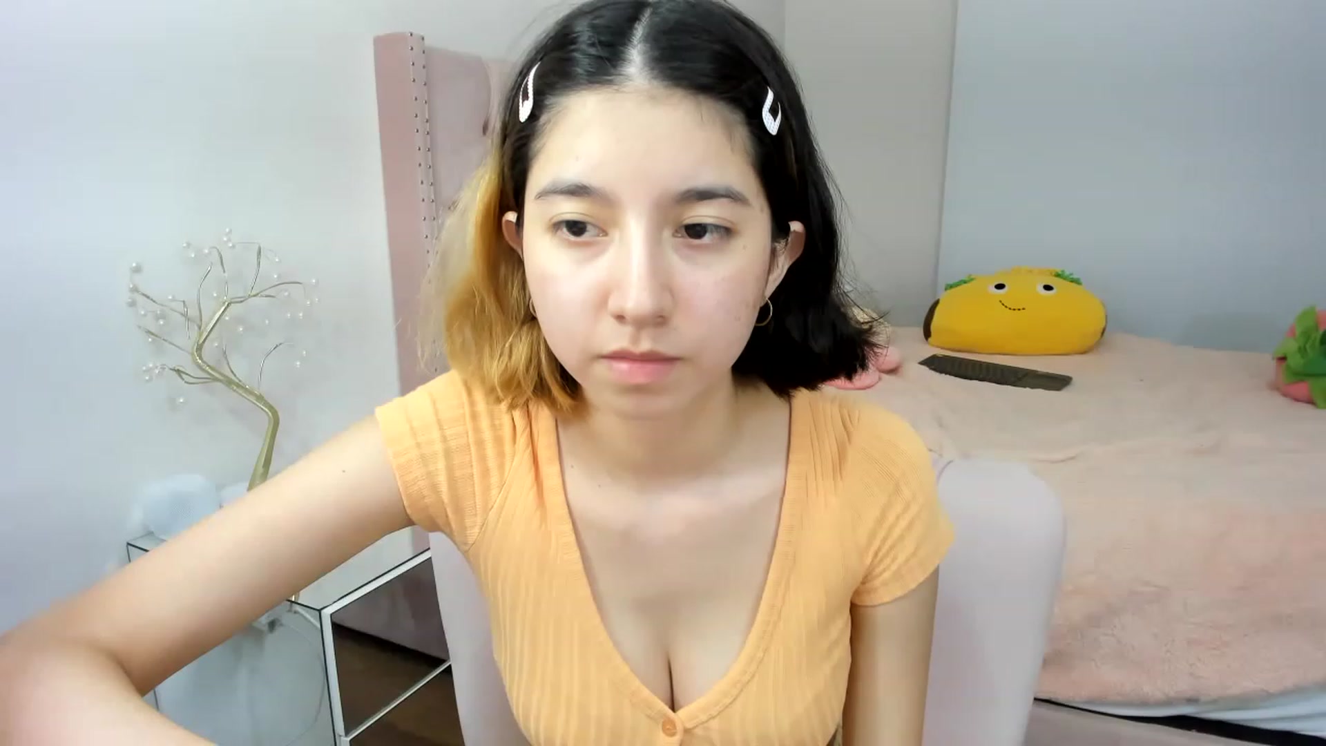 Gallery image thumbnail from Cherrycute666's myfreecams stream on, 11/21/2022, 08:20 image 3 of 20