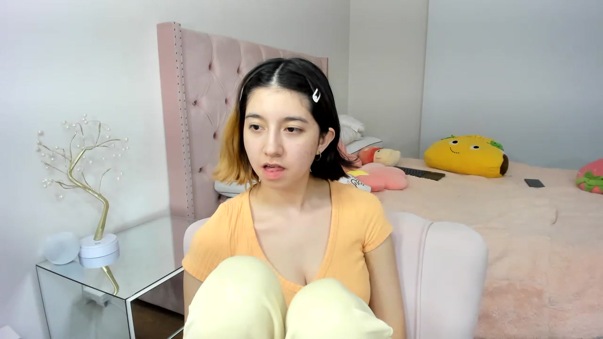 Gallery image thumbnail from Cherrycute666's myfreecams stream on, 11/21/2022, 10:55 image 6 of 20