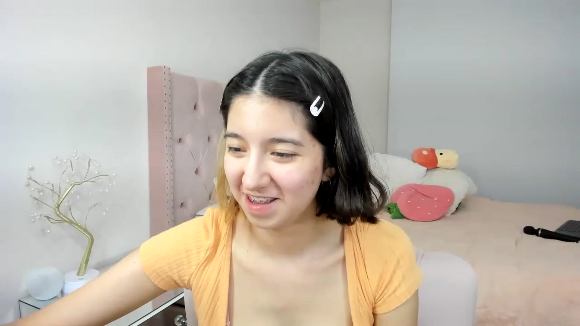 Gallery image thumbnail from Cherrycute666's myfreecams stream on, 11/21/2022, 12:16 image 3 of 20