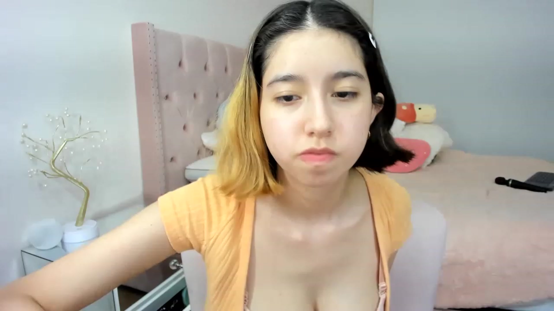 Gallery image thumbnail from Cherrycute666's myfreecams stream on, 11/21/2022, 12:16 image 16 of 20