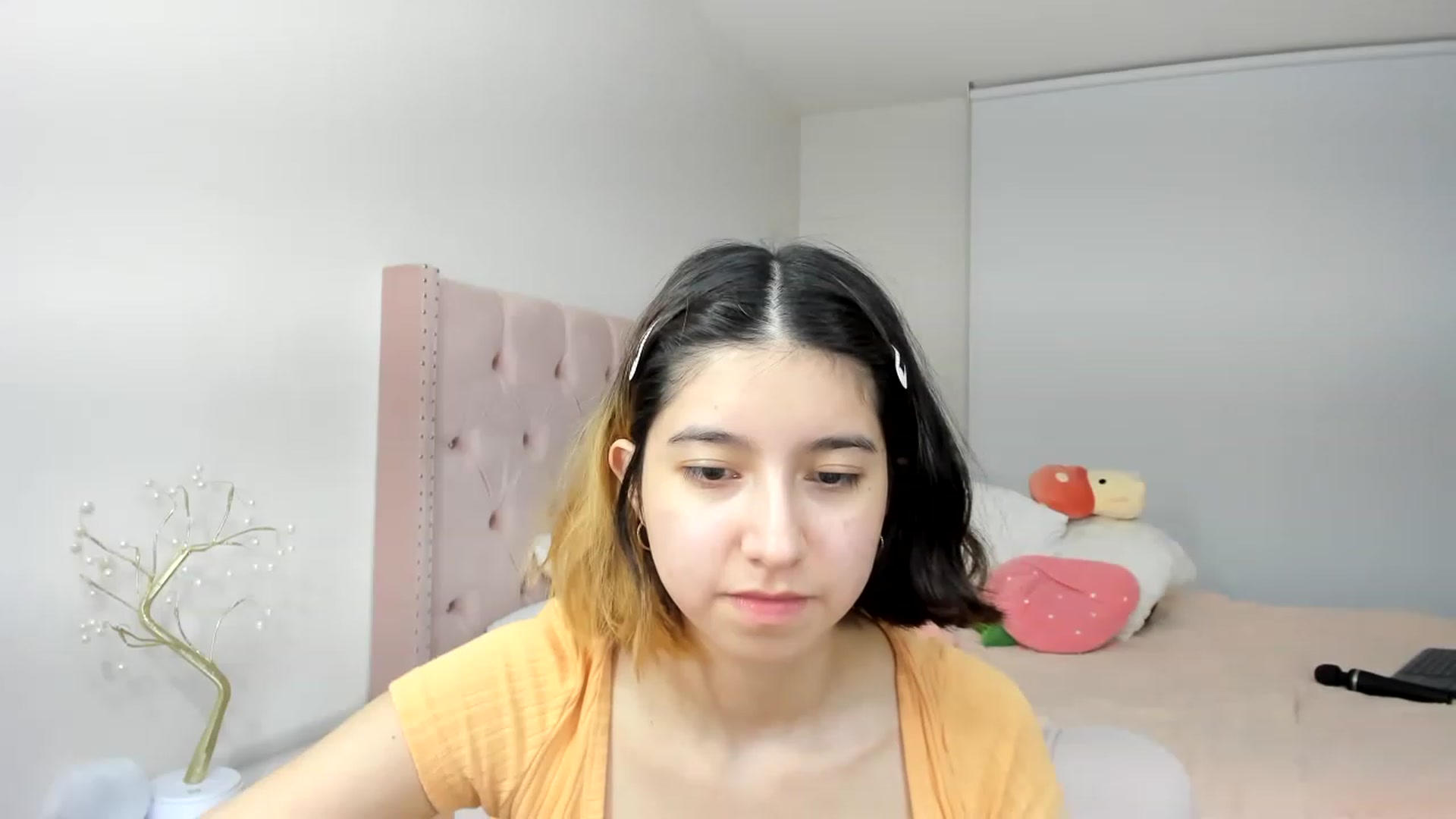 Gallery image thumbnail from Cherrycute666's myfreecams stream on, 11/21/2022, 12:16 image 2 of 20