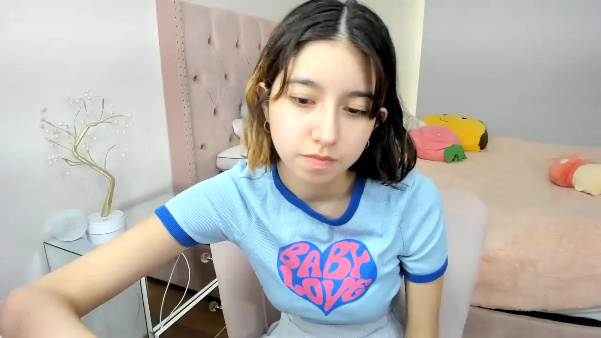 Gallery image thumbnail from Cherrycute666's myfreecams stream on, 11/21/2022, 15:07 image 5 of 20