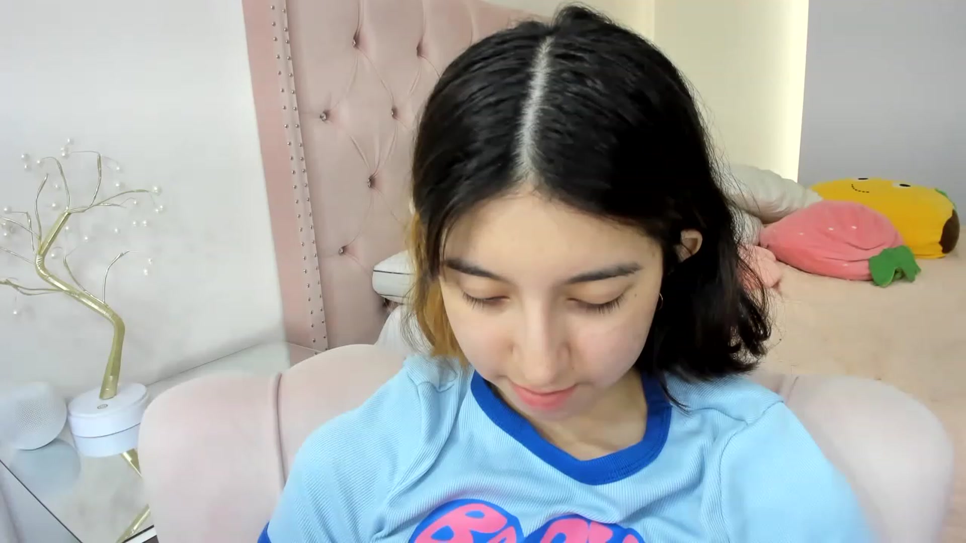 Gallery image thumbnail from Cherrycute666's myfreecams stream on, 11/21/2022, 15:22 image 14 of 20