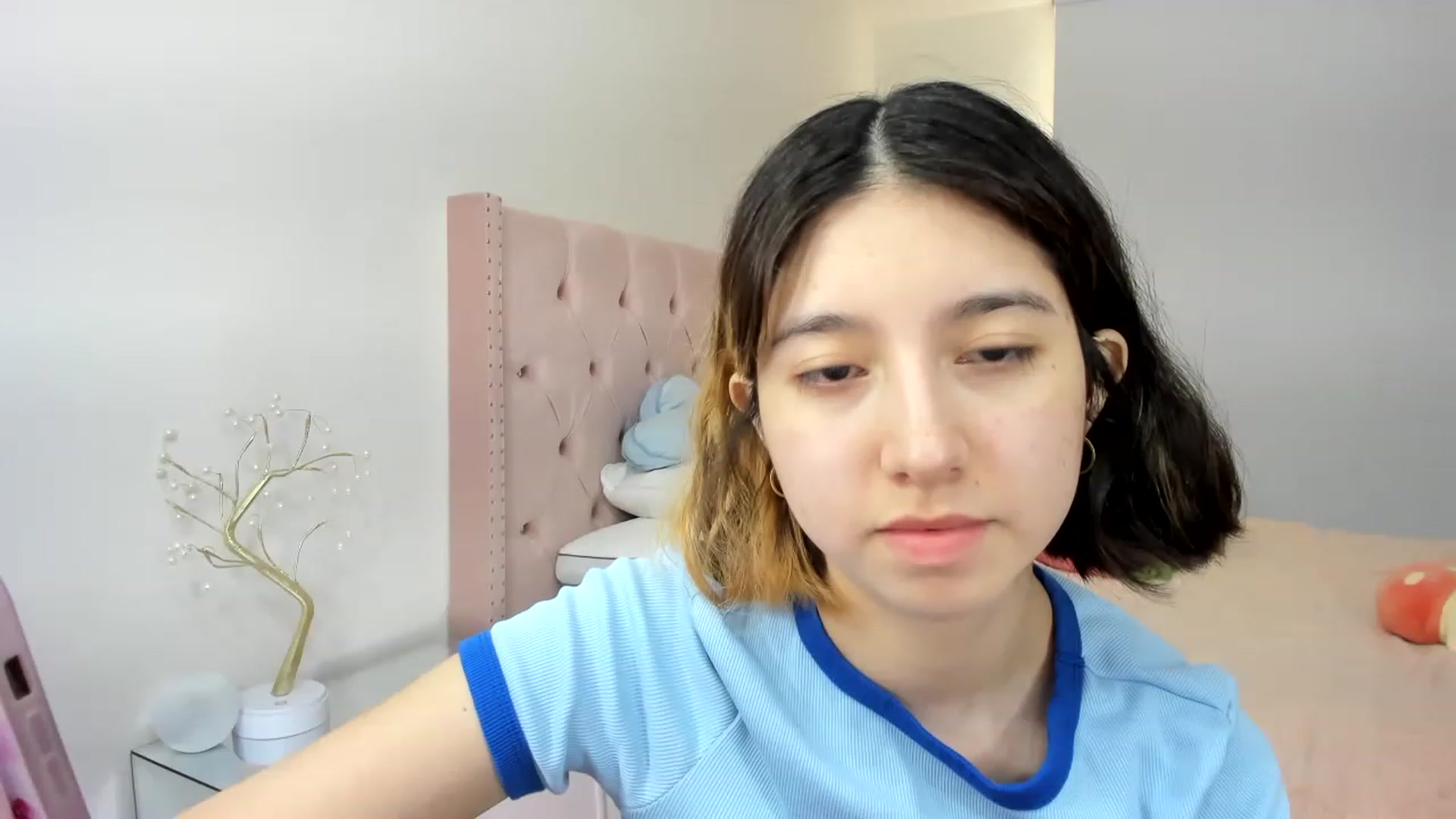 Gallery image thumbnail from Cherrycute666's myfreecams stream on, 11/21/2022, 15:22 image 20 of 20