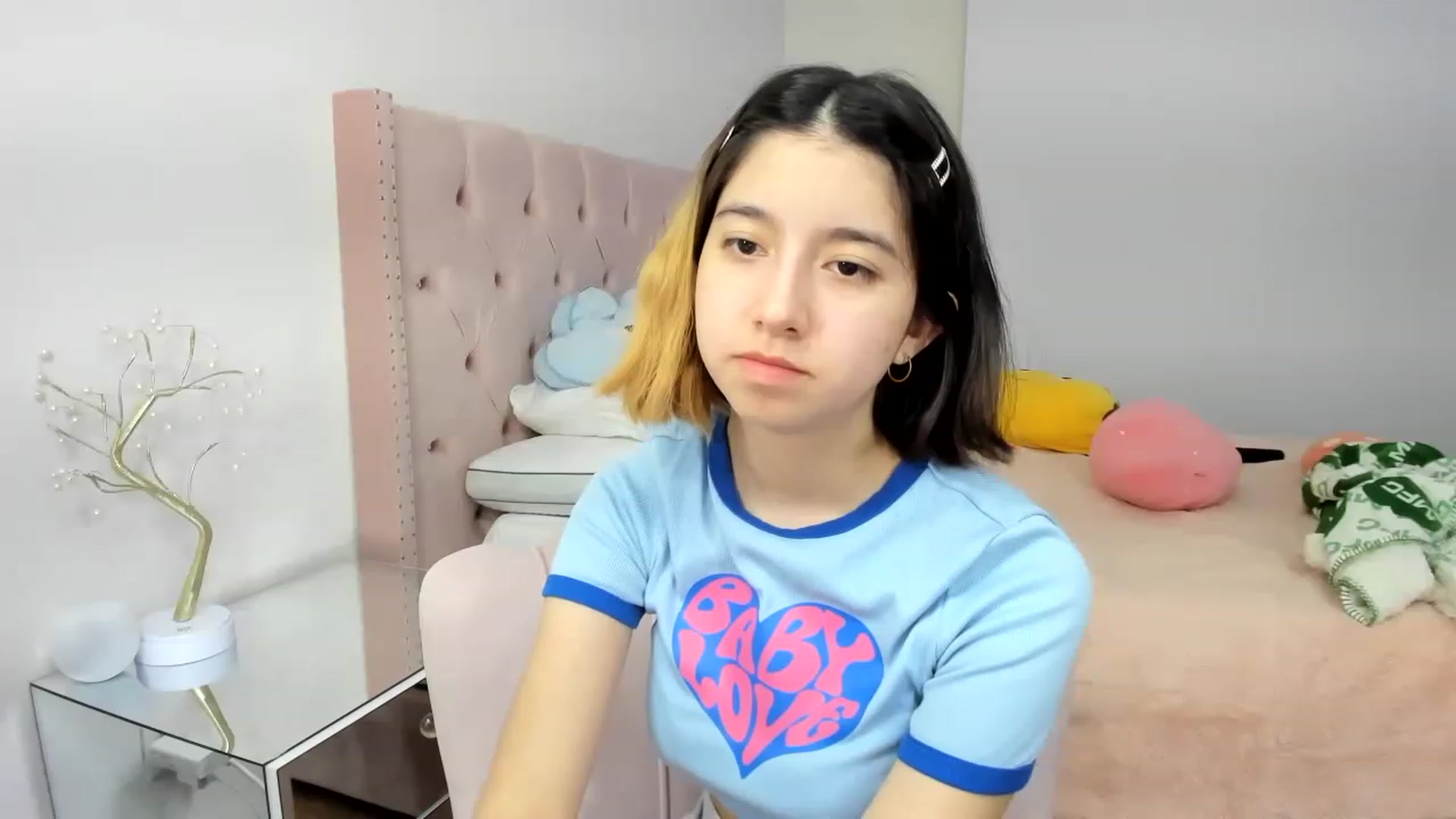 Gallery image thumbnail from Cherrycute666's myfreecams stream on, 11/22/2022, 01:04 image 9 of 20