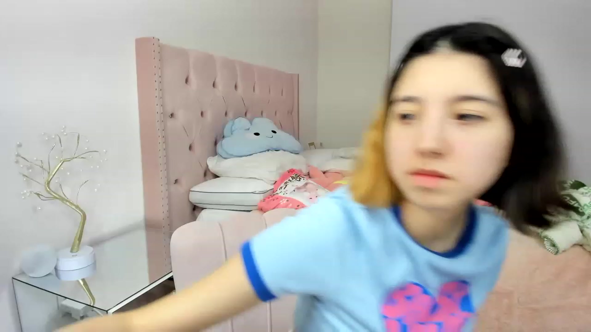 Gallery image thumbnail from Cherrycute666's myfreecams stream on, 11/22/2022, 01:04 image 11 of 20