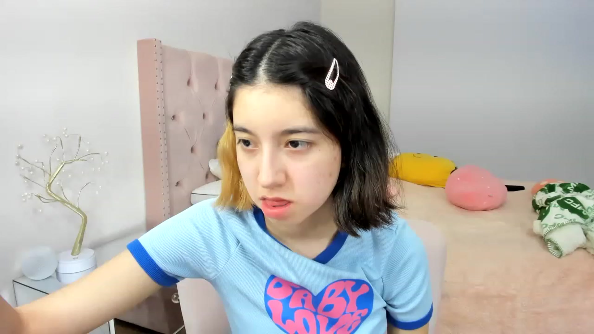 Gallery image thumbnail from Cherrycute666's myfreecams stream on, 11/22/2022, 01:04 image 5 of 20