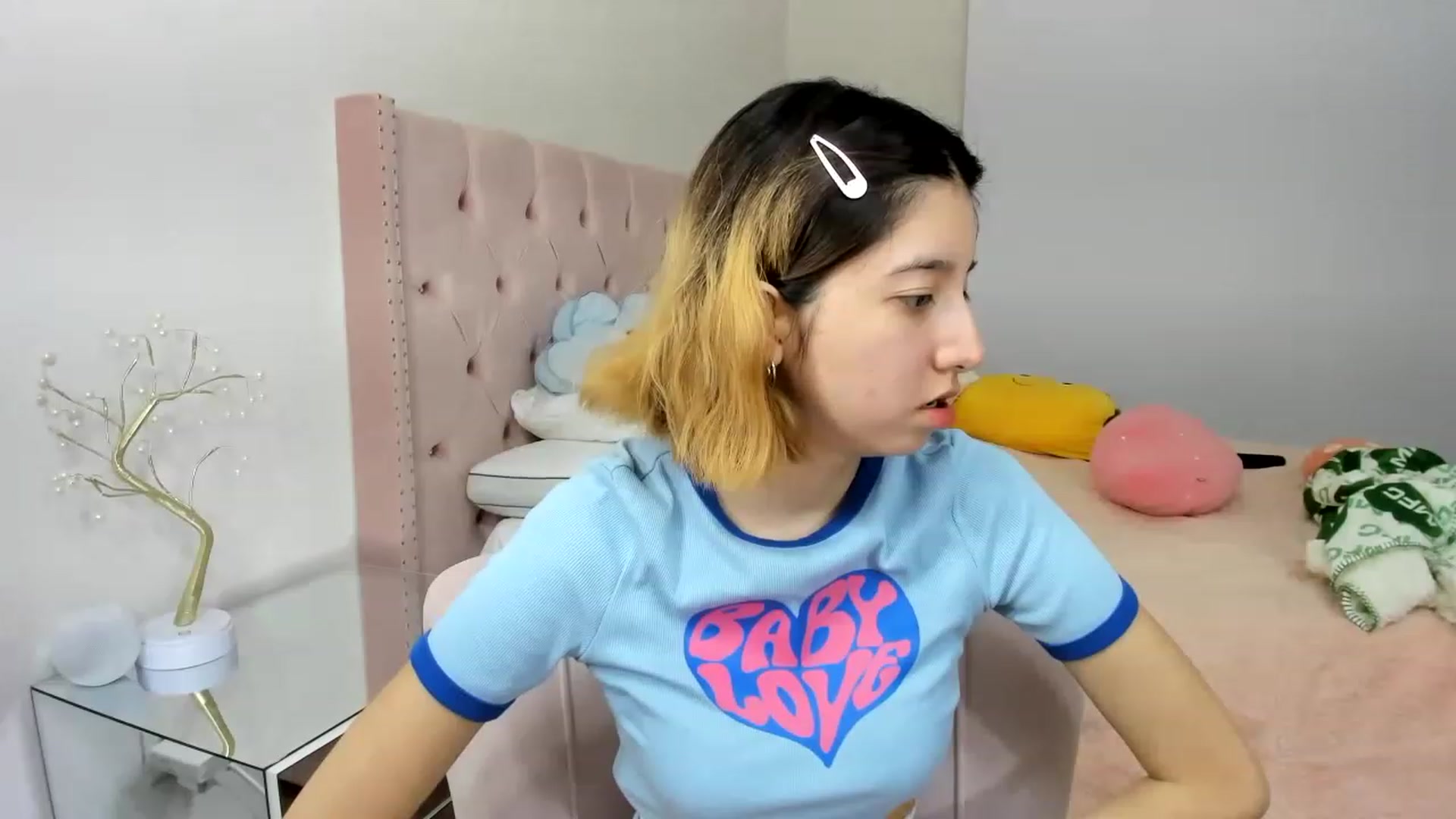 Gallery image thumbnail from Cherrycute666's myfreecams stream on, 11/22/2022, 01:04 image 2 of 20