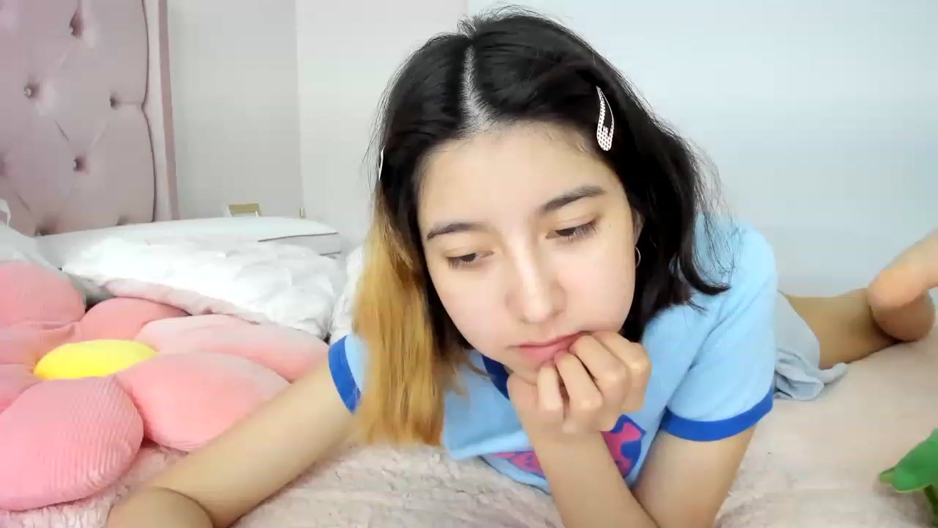 Gallery image thumbnail from Cherrycute666's myfreecams stream on, 11/22/2022, 02:46 image 6 of 20