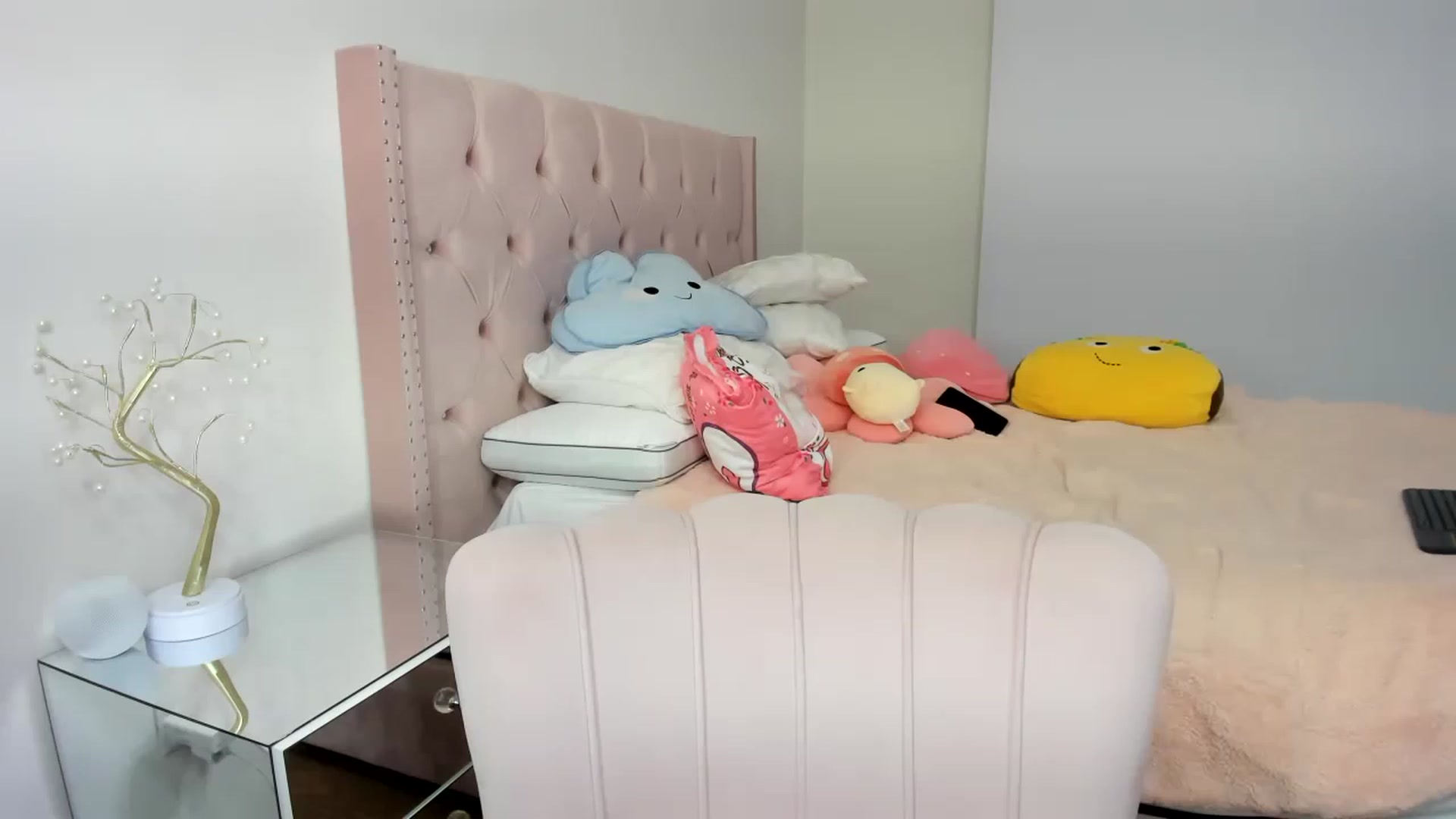 Gallery image thumbnail from Cherrycute666's myfreecams stream on, 11/22/2022, 05:40 image 3 of 20
