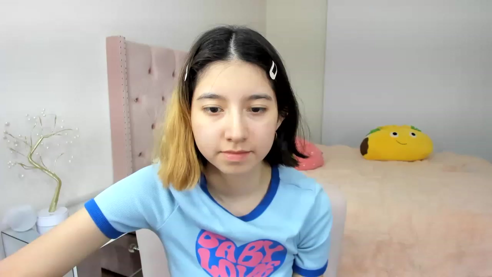 Gallery image thumbnail from Cherrycute666's myfreecams stream on, 11/22/2022, 08:07 image 4 of 20