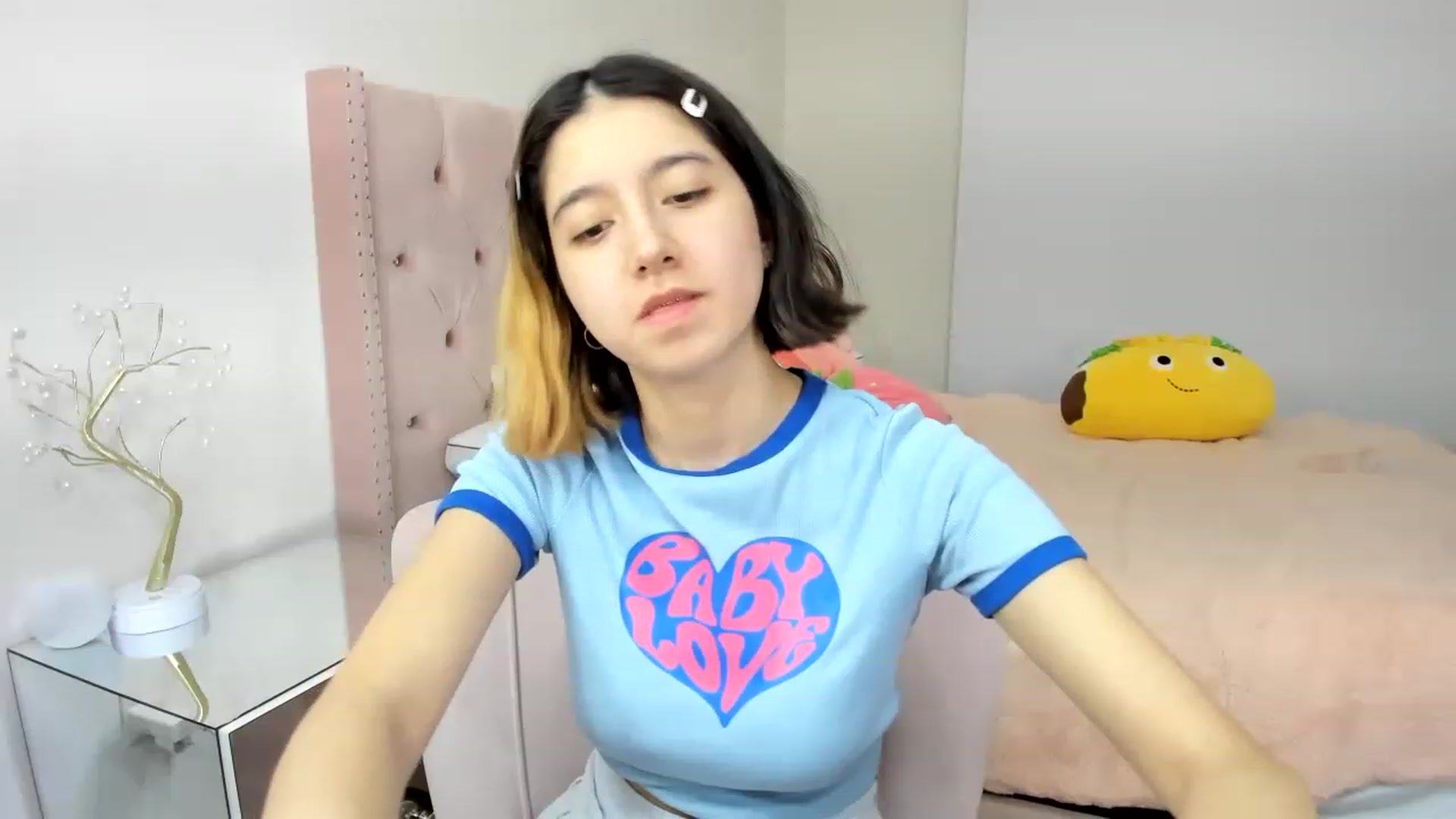Gallery image thumbnail from Cherrycute666's myfreecams stream on, 11/22/2022, 08:07 image 18 of 20