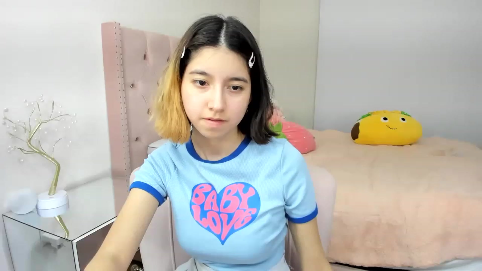 Gallery image thumbnail from Cherrycute666's myfreecams stream on, 11/22/2022, 08:07 image 19 of 20