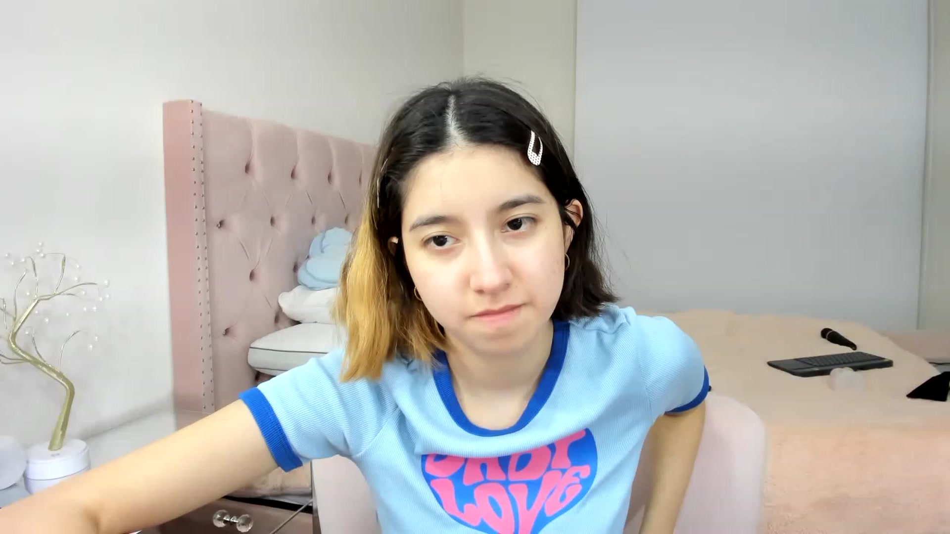 Gallery image thumbnail from Cherrycute666's myfreecams stream on, 11/22/2022, 09:27 image 10 of 20