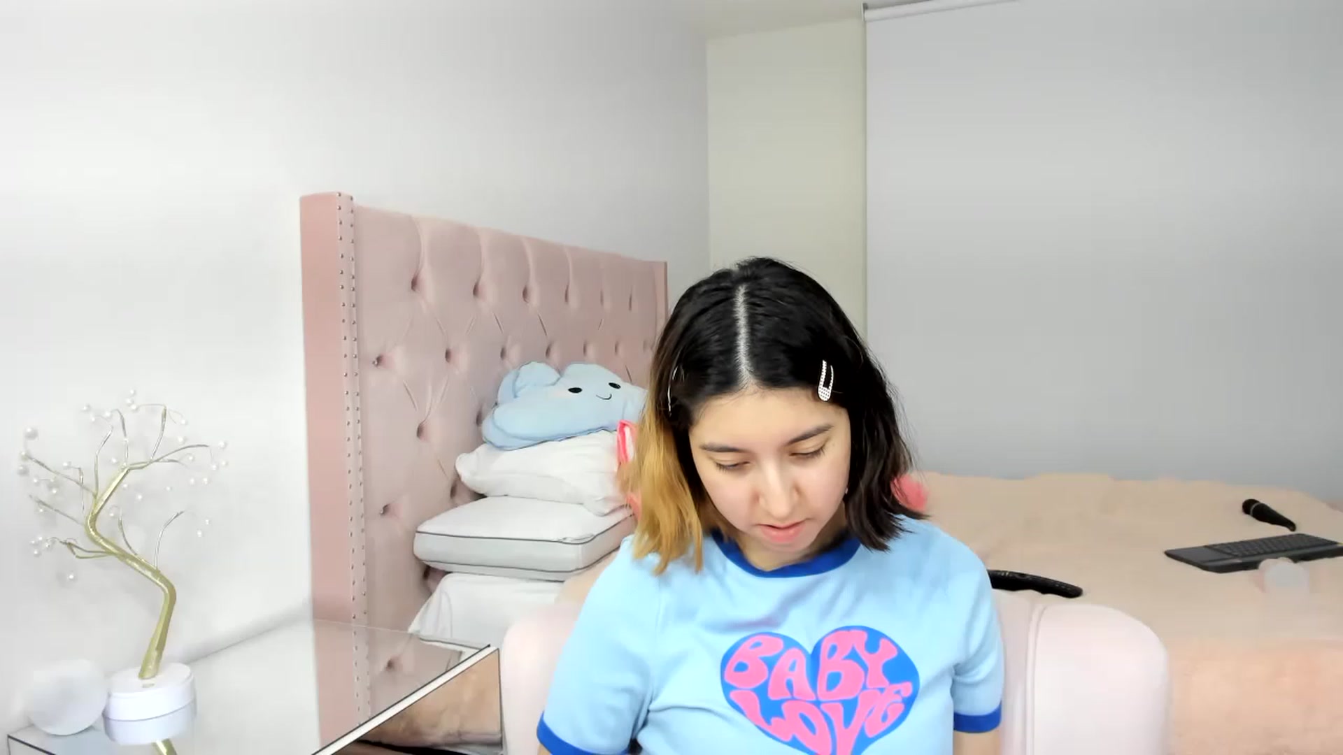 Gallery image thumbnail from Cherrycute666's myfreecams stream on, 11/22/2022, 09:27 image 1 of 20
