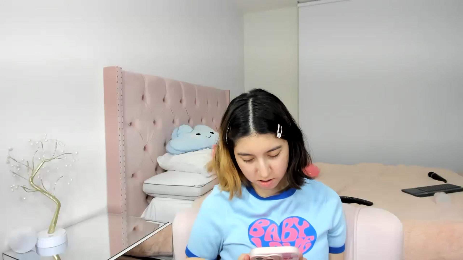 Gallery image thumbnail from Cherrycute666's myfreecams stream on, 11/22/2022, 09:27 image 2 of 20