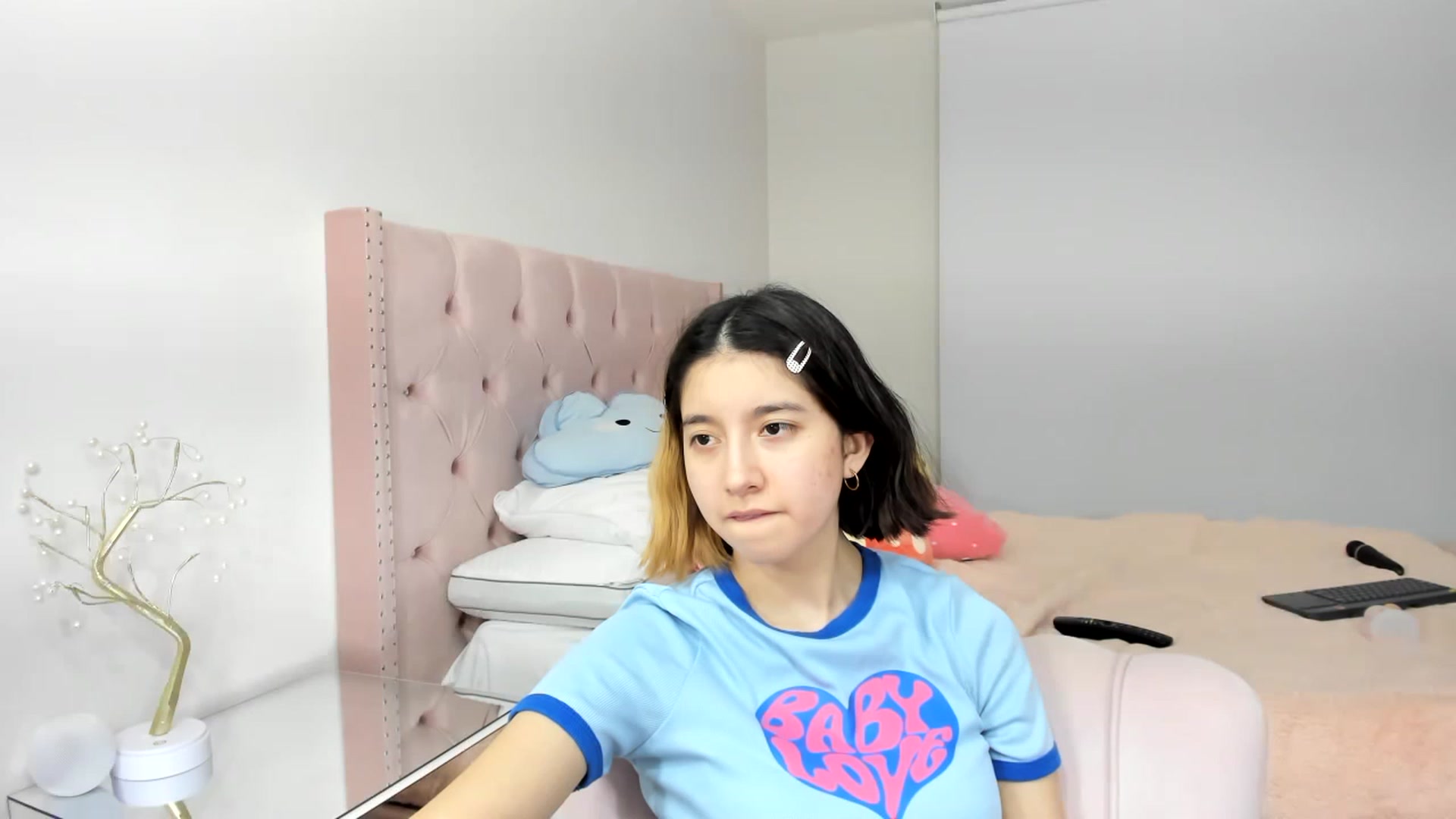 Gallery image thumbnail from Cherrycute666's myfreecams stream on, 11/22/2022, 09:27 image 6 of 20