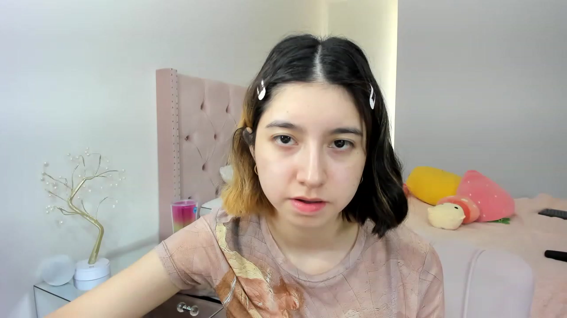 Gallery image thumbnail from Cherrycute666's myfreecams stream on, 11/22/2022, 18:59 image 15 of 20