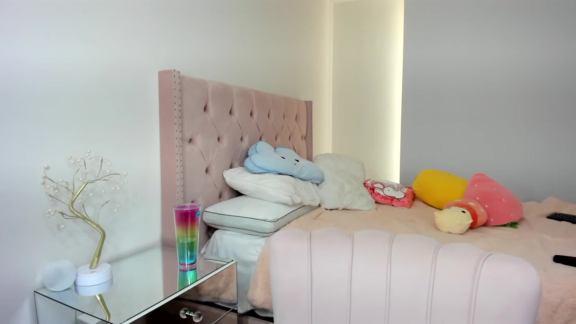 Gallery image thumbnail from Cherrycute666's myfreecams stream on, 11/22/2022, 18:59 image 20 of 20