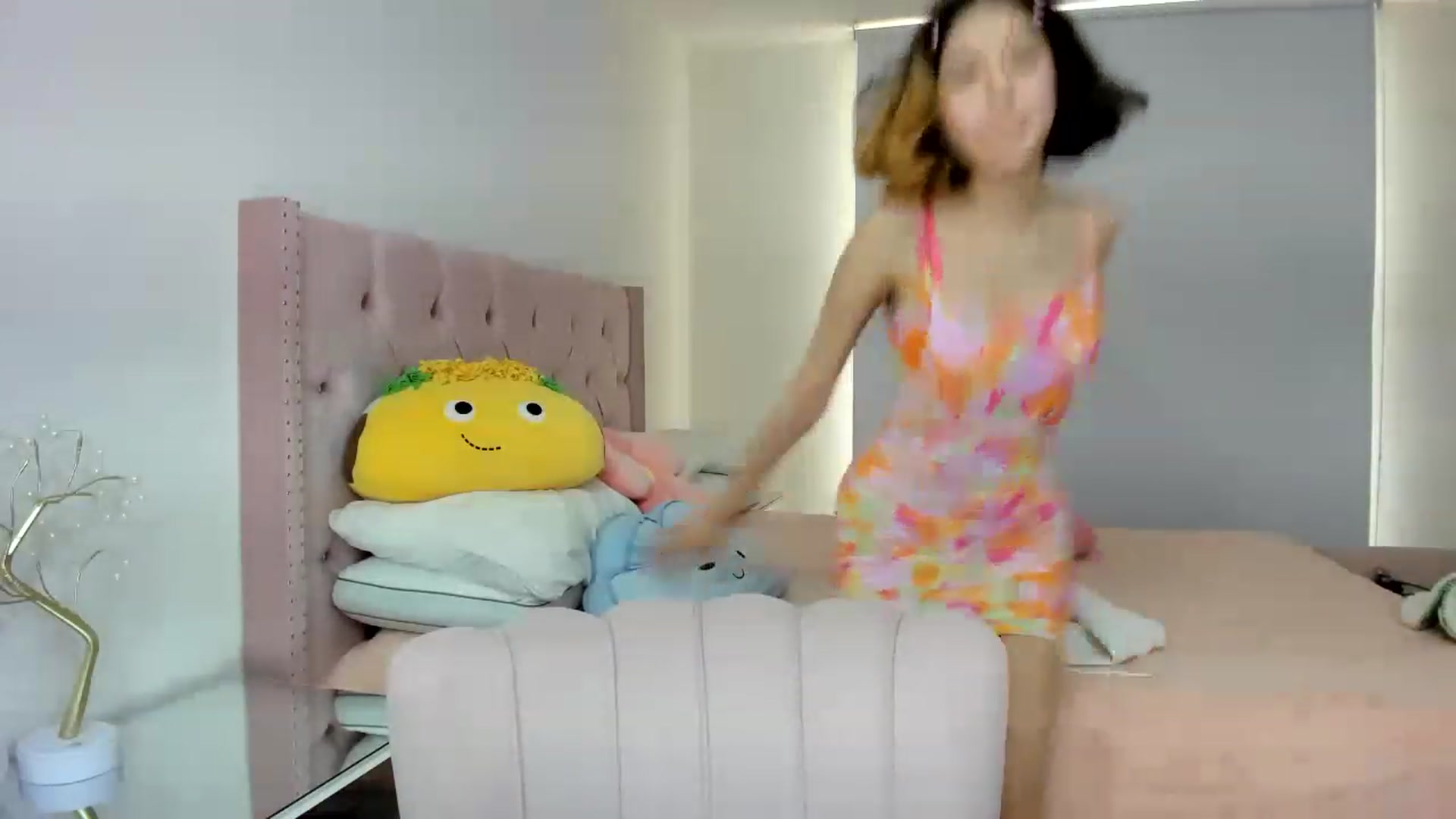 Gallery image thumbnail from Cherrycute666's myfreecams stream on, 11/23/2022, 19:11 image 7 of 20