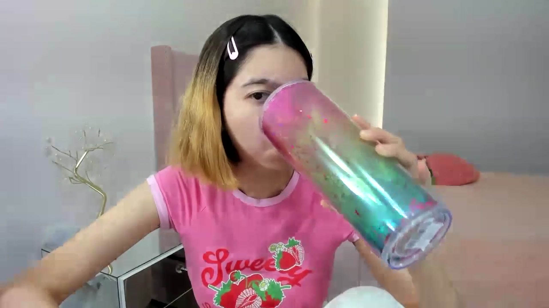 Gallery image thumbnail from Cherrycute666's myfreecams stream on, 11/23/2022, 19:11 image 11 of 20