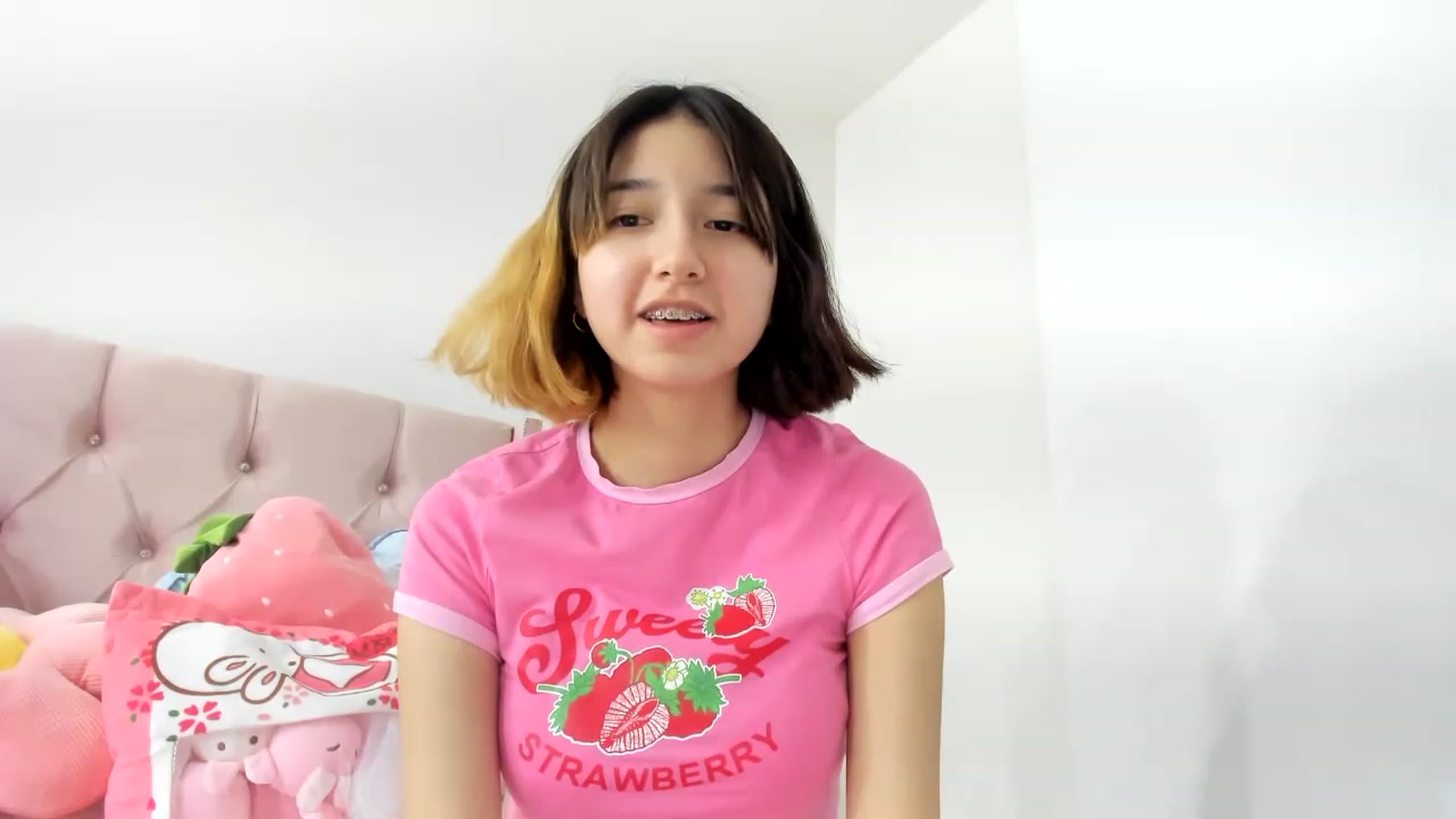 Gallery image thumbnail from Cherrycute666's myfreecams stream on, 11/24/2022, 24:58 image 18 of 20