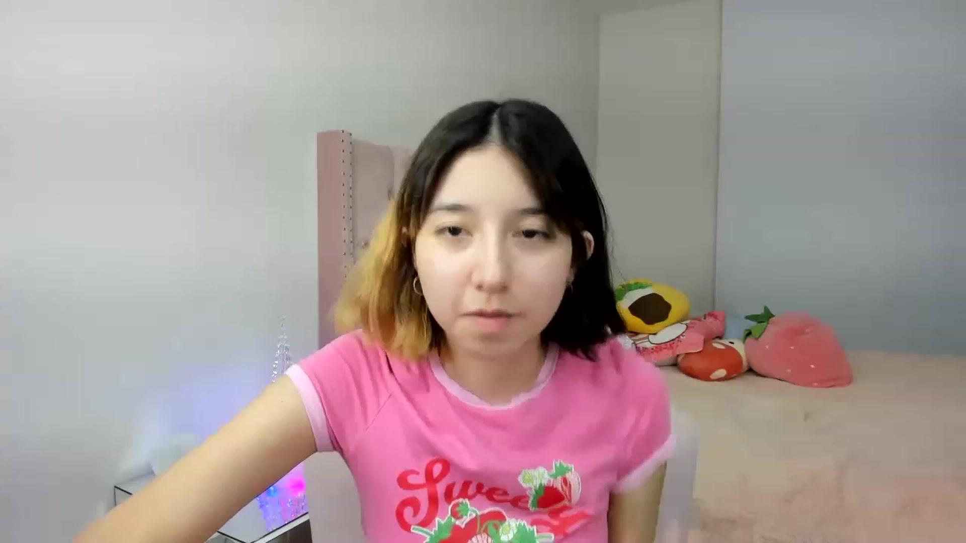 Gallery image thumbnail from Cherrycute666's myfreecams stream on, 11/24/2022, 24:58 image 9 of 20