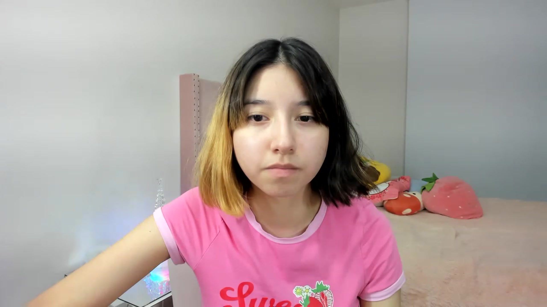 Gallery image thumbnail from Cherrycute666's myfreecams stream on, 11/24/2022, 24:58 image 11 of 20