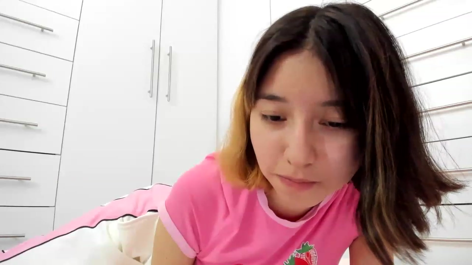 Gallery image thumbnail from Cherrycute666's myfreecams stream on, 11/24/2022, 24:58 image 12 of 20