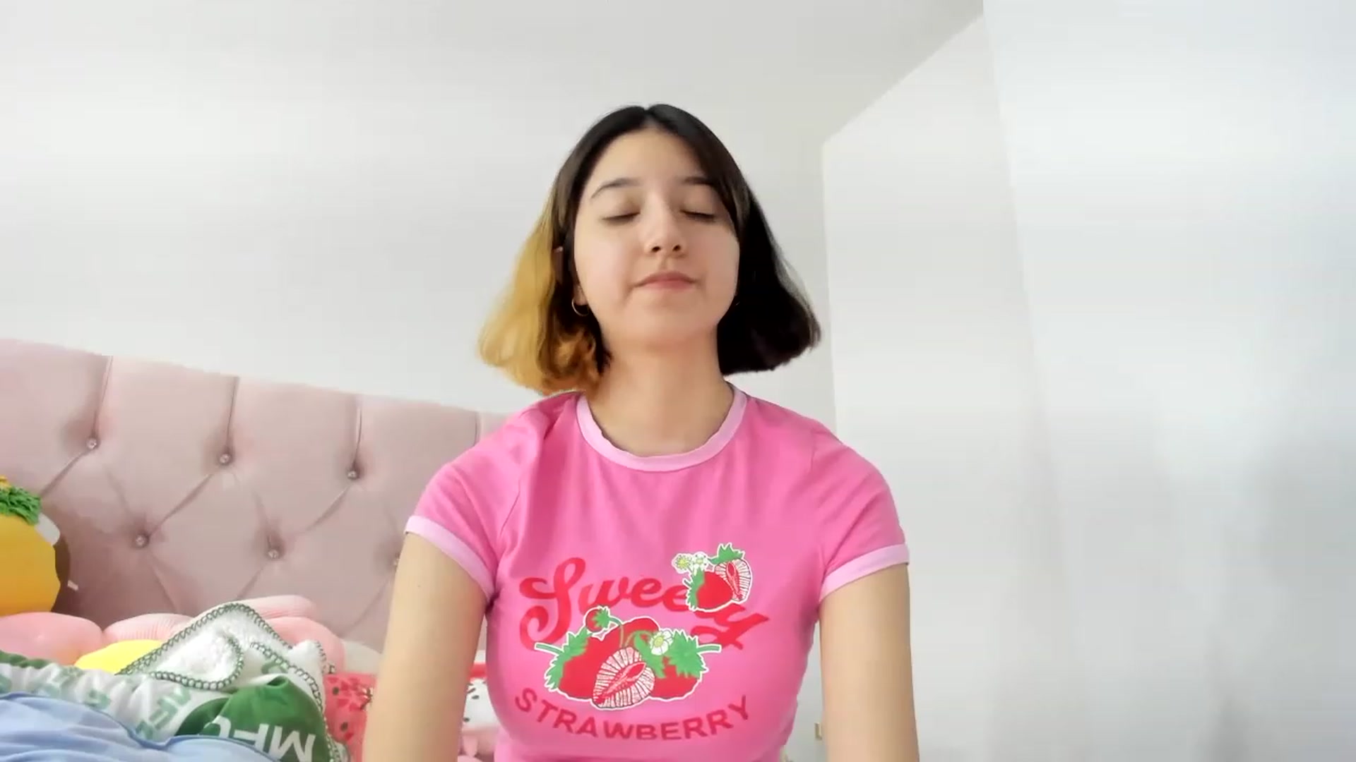 Gallery image thumbnail from Cherrycute666's myfreecams stream on, 11/24/2022, 02:44 image 8 of 20