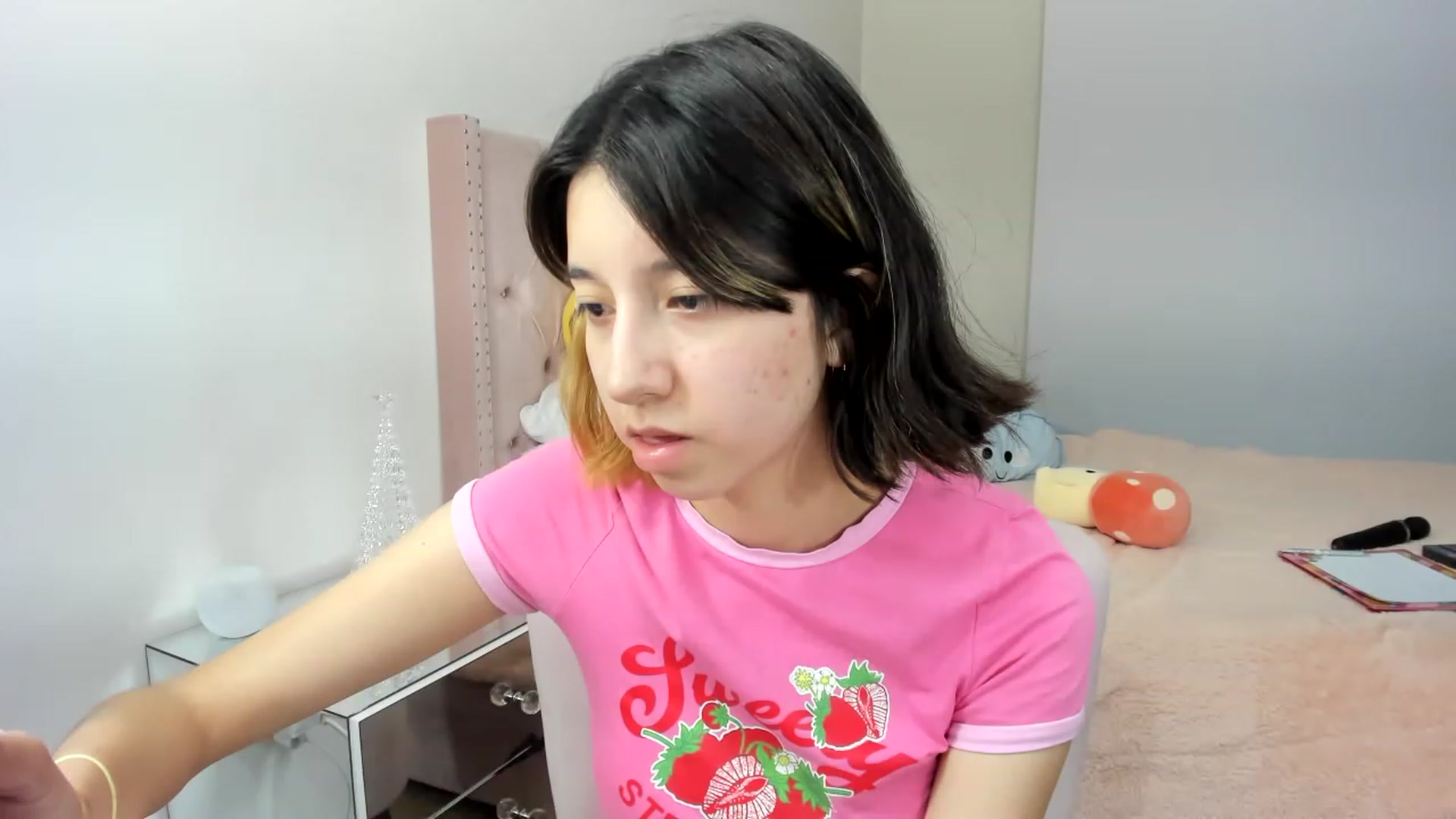 Gallery image thumbnail from Cherrycute666's myfreecams stream on, 11/24/2022, 11:47 image 7 of 20