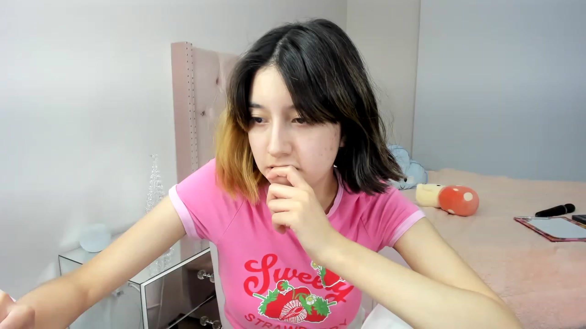 Gallery image thumbnail from Cherrycute666's myfreecams stream on, 11/24/2022, 11:47 image 2 of 20