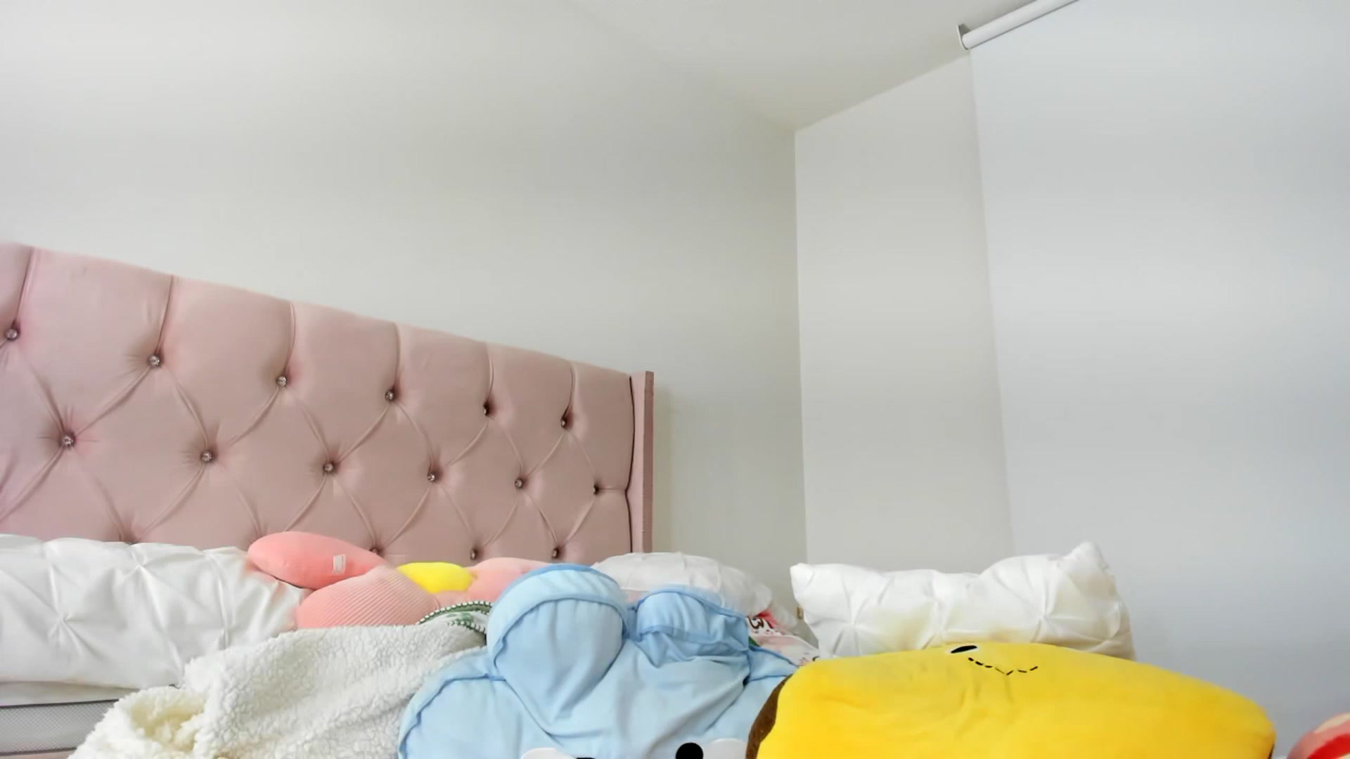 Gallery image thumbnail from Cherrycute666's myfreecams stream on, 11/24/2022, 12:54 image 6 of 20