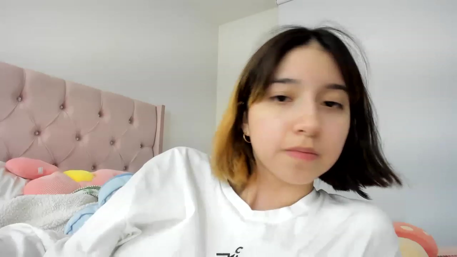 Gallery image thumbnail from Cherrycute666's myfreecams stream on, 11/24/2022, 12:54 image 3 of 20