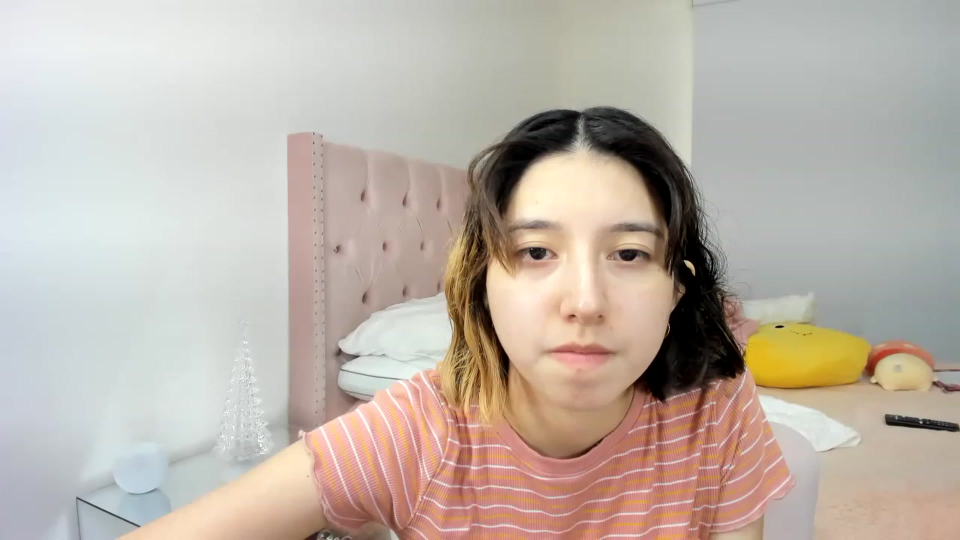 Gallery image thumbnail from Cherrycute666's myfreecams stream on, 11/24/2022, 13:31 image 17 of 20