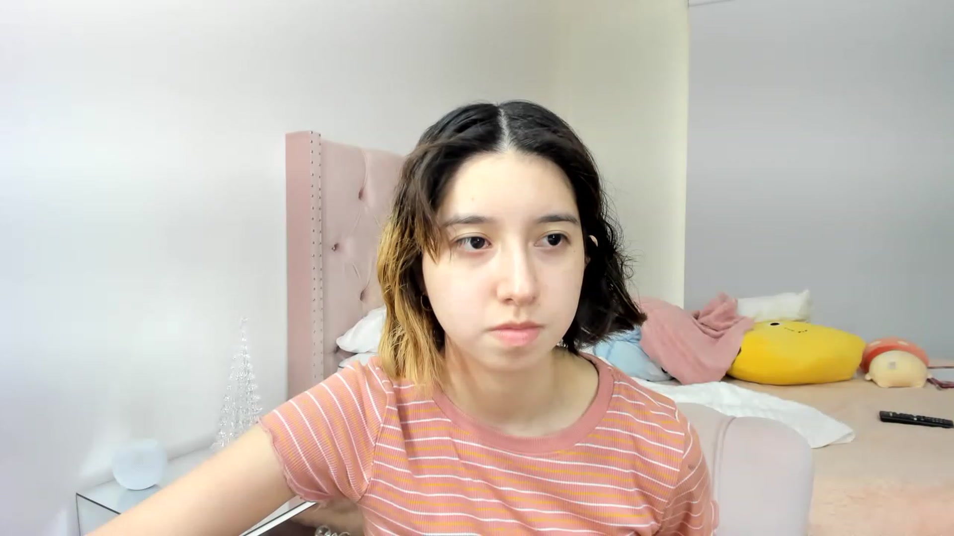Gallery image thumbnail from Cherrycute666's myfreecams stream on, 11/24/2022, 13:31 image 15 of 20