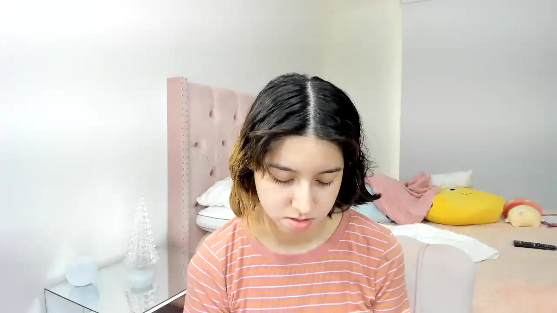 Gallery image thumbnail from Cherrycute666's myfreecams stream on, 11/24/2022, 13:31 image 14 of 20