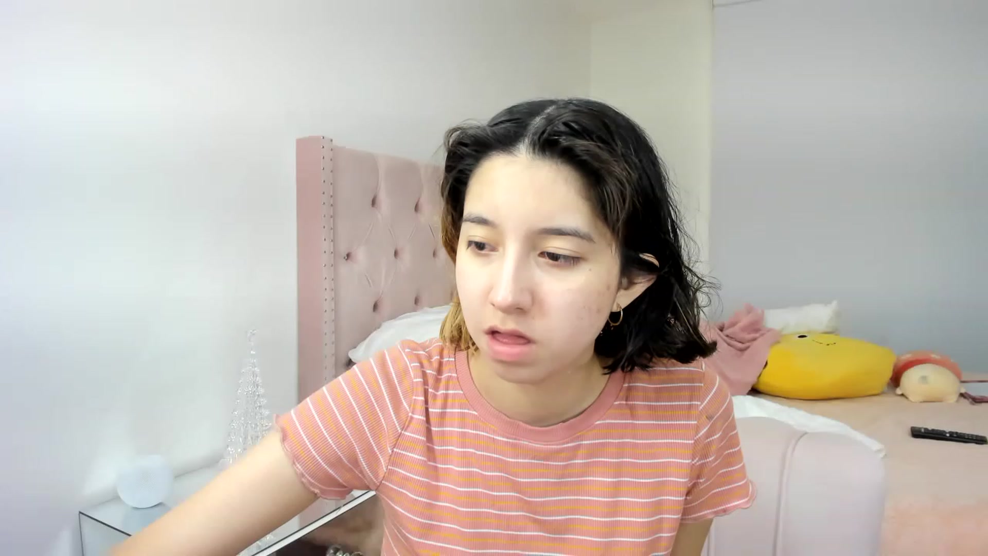 Gallery image thumbnail from Cherrycute666's myfreecams stream on, 11/24/2022, 13:31 image 6 of 20
