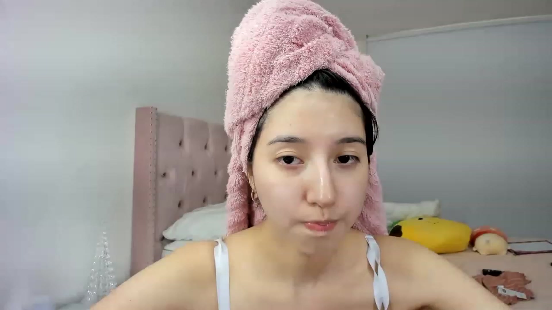 Gallery image thumbnail from Cherrycute666's myfreecams stream on, 11/24/2022, 13:31 image 1 of 20