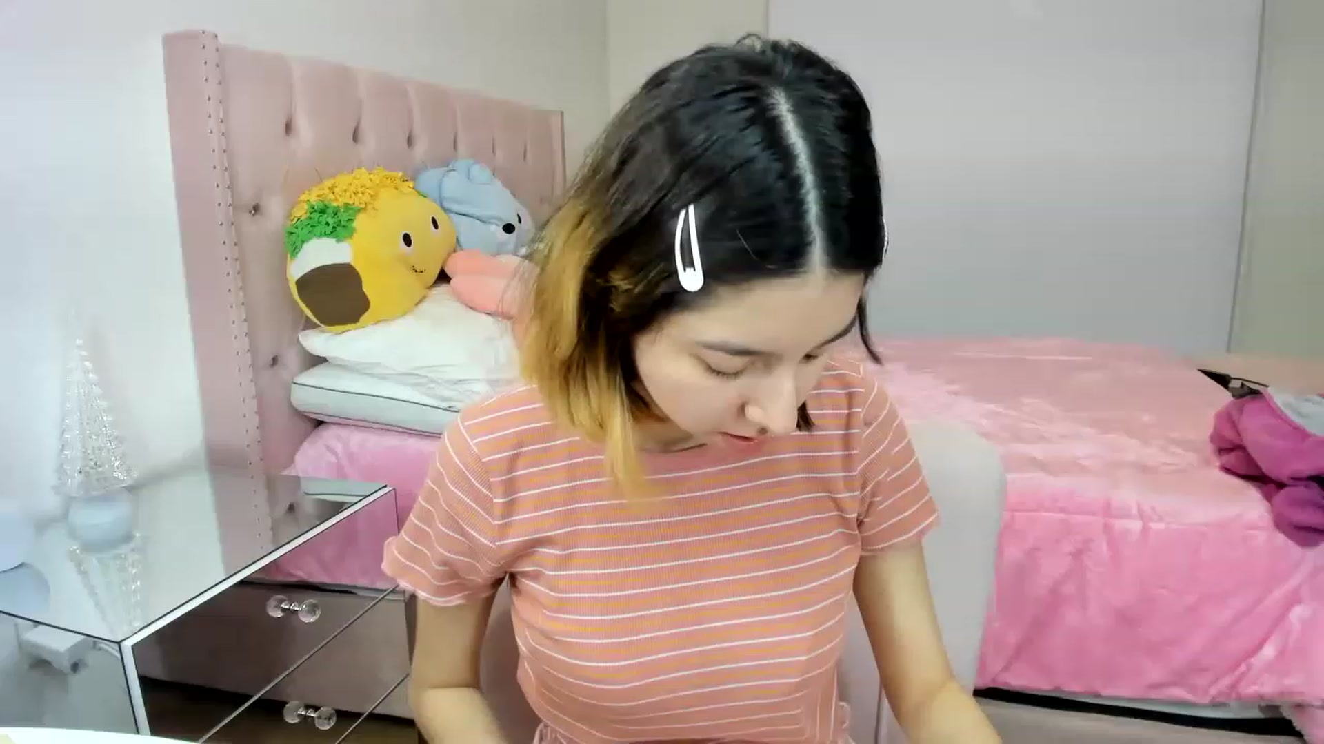 Gallery image thumbnail from Cherrycute666's myfreecams stream on, 11/25/2022, 03:10 image 1 of 20